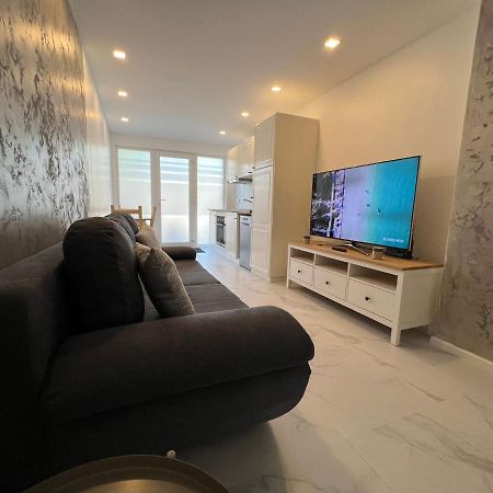 Il Punto Apartment Авранш Екстериор снимка