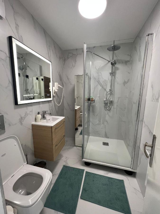 Il Punto Apartment Авранш Екстериор снимка